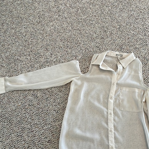 Kirra Cream Color Button Up with Open Shoulders. - Picture 6 of 11